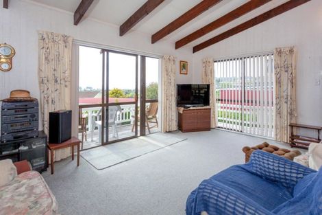 Photo of property in 106 Chevron Crescent, Whangamata, 3620