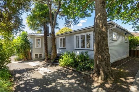 Photo of property in 25 Taipari Road, Te Atatu Peninsula, Auckland, 0610