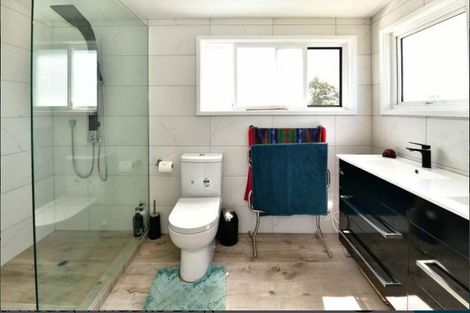 Photo of property in 1141 Whangaparaoa Road, Tindalls Beach, Whangaparaoa, 0930