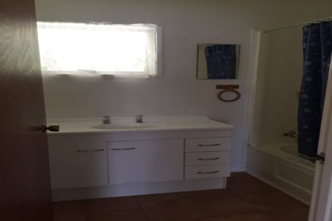 Photo of property in 126 Sunset Road, Unsworth Heights, Auckland, 0632