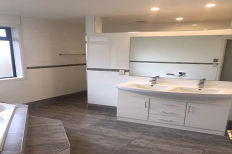 Photo of property in 5 Michael Terrence Place, Flagstaff, Hamilton, 3210