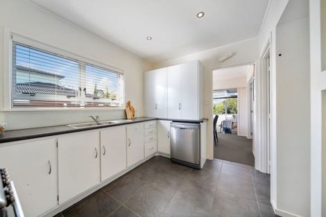 Photo of property in 2a Kurnell Drive, Botany Downs, Auckland, 2010