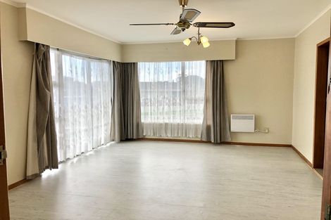 Photo of property in 27 Orly Avenue, Mangere, Auckland, 2022