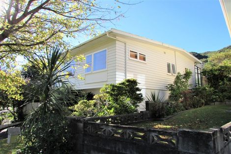 Photo of property in 2 Volkner Grove, Waterloo, Lower Hutt, 5011