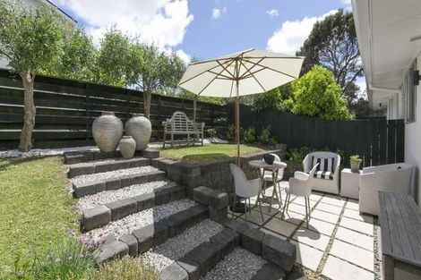 Photo of property in 2/27 Wright Road, Point Chevalier, Auckland, 1022
