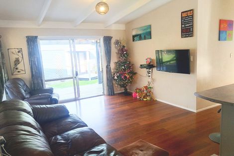 Photo of property in 49 Stevenson Road, Clarks Beach, 2122