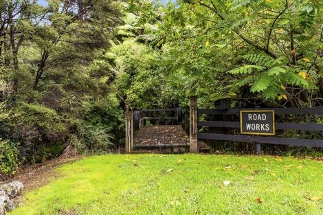 Photo of property in 104 Foster Road, Kumeu, 0891