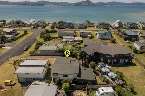 Photo of property in 10 Oyster Drive, Cooks Beach, Whitianga, 3591