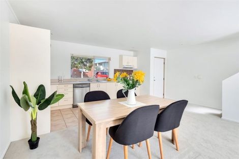 Photo of property in 10 Gina Avenue, Ranui, Auckland, 0612