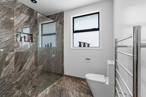 Photo of property in 24 Moira Close, Welcome Bay, Tauranga, 3175