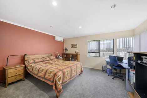 Photo of property in 23 Amesbury Drive, Churton Park, Wellington, 6037