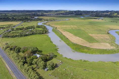 Photo of property in 2162 State Highway 16, Helensville, 0875