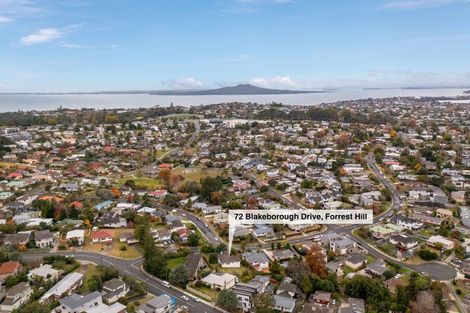 Photo of property in 72 Blakeborough Drive, Forrest Hill, Auckland, 0620