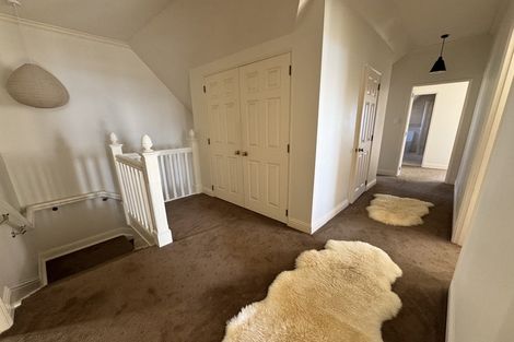 Photo of property in 14 Roslyn Road, Bluff Hill, Napier, 4110