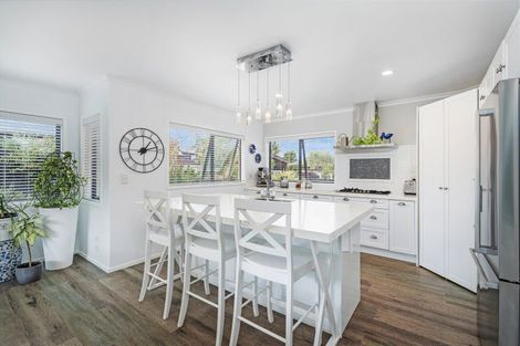 Photo of property in 31 Wells Place, Whitianga, 3510