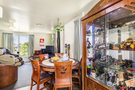 Photo of property in 1b Nandana Drive, Glen Eden, Auckland, 0602