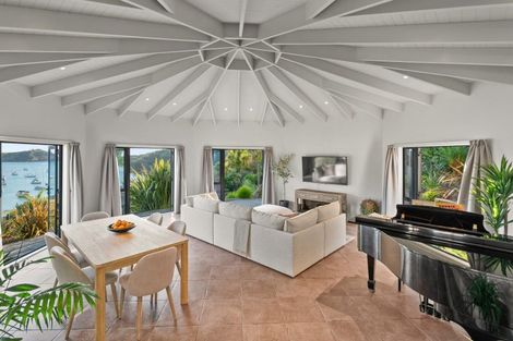 Photo of property in 124 Delamore Drive, Oneroa, Waiheke Island, 1081