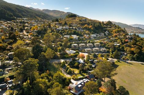 Photo of property in 81 Arawata Terrace, Sunshine Bay, Queenstown, 9300