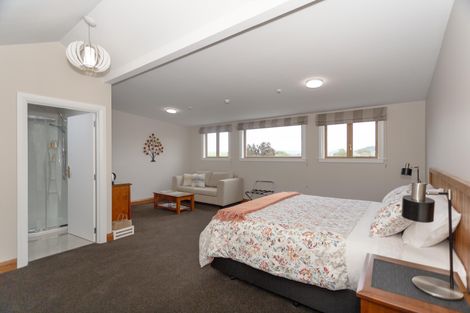 Photo of property in 33 Wellington Street, Enfield, Oamaru, 9491
