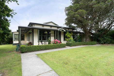 Photo of property in 70 Tokomaru Road East, Tokomaru, Palmerston North, 4474