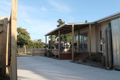 Photo of property in 110 Apollo Parade, Milson, Palmerston North, 4414