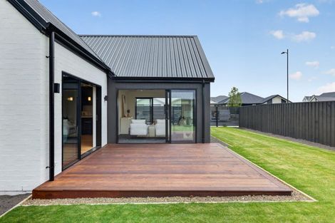 Photo of property in 28 Inch Crescent, Rangiora, 7400