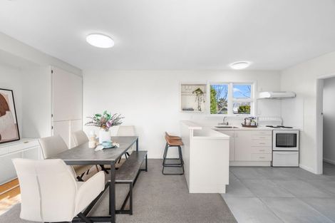 Photo of property in 53 Greendale Avenue, Avonhead, Christchurch, 8042