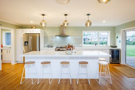 Photo of property in 21 Loveston Lane, Kelvin Grove, Palmerston North, 4470