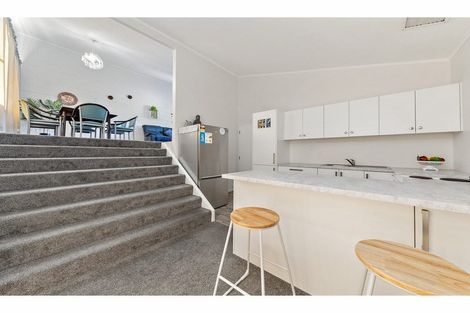 Photo of property in 1/61 Landsdowne Terrace, Cashmere, Christchurch, 8022