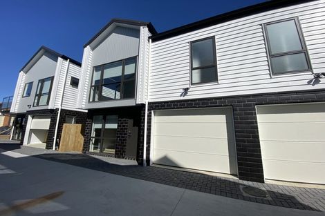 Photo of property in 1b Westall Road, New Lynn, Auckland, 0600