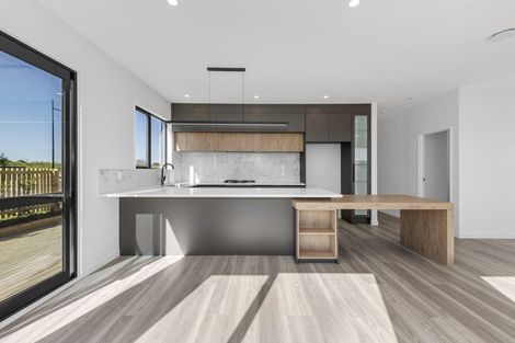 Photo of property in 77 Maungakaraka Road, Karaka, 2580