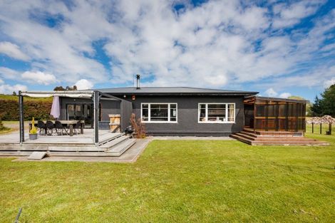 Photo of property in 17 Raumai Road, Bulls, 4894