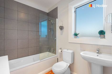 Photo of property in 69 Hargest Crescent, Saint Clair, Dunedin, 9012