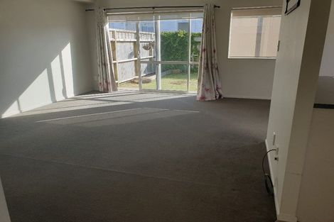 Photo of property in 18/45a Swanson Road, Henderson, Auckland, 0610