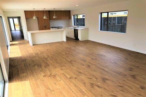 Photo of property in 22 Tarras Road, Kumeu, 0810