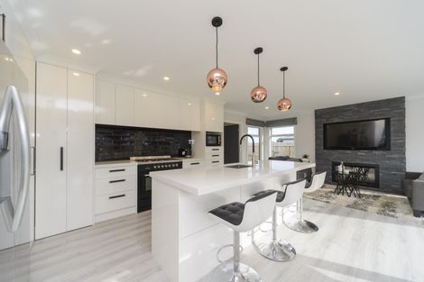 Photo of property in 28 Serenity Crescent, Kelvin Grove, Palmerston North, 4414