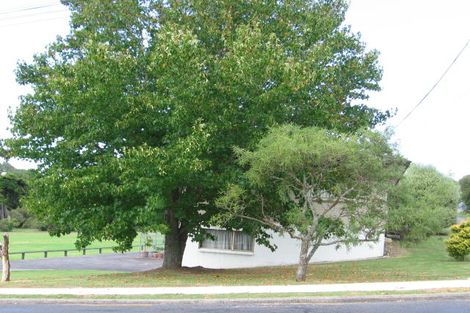 Photo of property in 1/103 Deep Creek Road, Waiake, Auckland, 0630