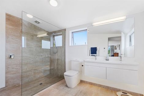 Photo of property in 4 Lime Tree Lane, Harewood, Christchurch, 8051