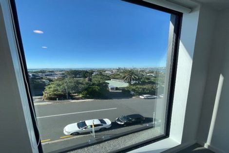 Photo of property in 401/19 Rawene Road, Birkenhead, Auckland, 0626