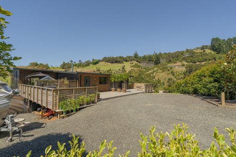 Photo of property in 40 Spikes Way, Whitianga, 3510