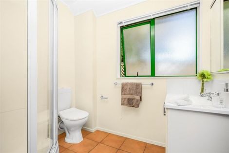 Photo of property in 2/44 Loloma Drive, Half Moon Bay, Auckland, 2012