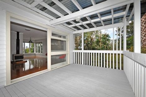 Photo of property in 1 Mackwell Road, Fairview Heights, Auckland, 0632