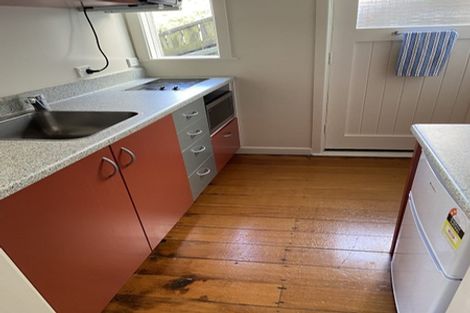 Photo of property in 11 Randwick Road, Northland, Wellington, 6012