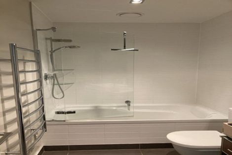 Photo of property in Patent 326 Apartments, 204s/326 Evans Bay Parade, Hataitai, Wellington, 6021