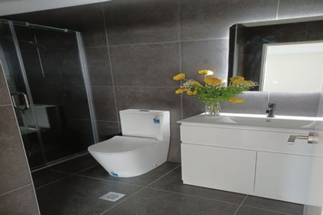 Photo of property in 15 Huia Road, Point Chevalier, Auckland, 1022