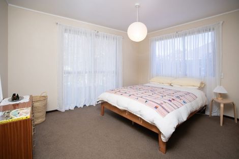 Photo of property in 6b Spencer Place, Merrilands, New Plymouth, 4312