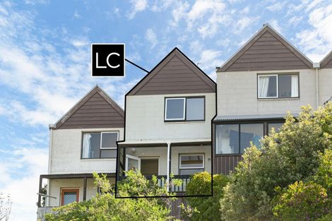 Photo of property in 8/6 Kaikoura Street, Maupuia, Wellington, 6022