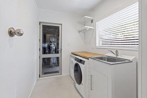 Photo of property in 2 Mabbett Lane, Waimauku, 0883