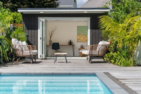 Photo of property in 16 Hinemoa Terrace, Birkenhead, Auckland, 0626