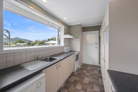 Photo of property in 77 Milton Terrace, Picton, 7220